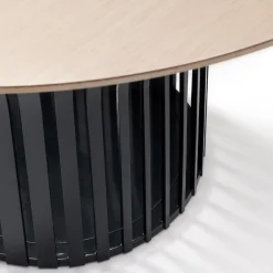 0142 Ray Tavolo rotondo in rovere naturale di Studio Gabbertas*TrabA' Hot