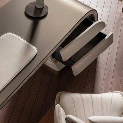 Ambassador Scrivania in Legno Beige e Pelle*Visionnaire Clearance