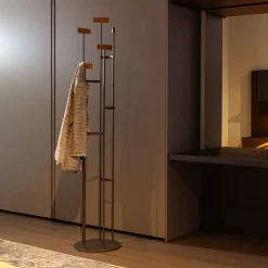 Appendiabiti Marrone Columnae Medici Arbor di Svetlana Golubeva*Splot Design