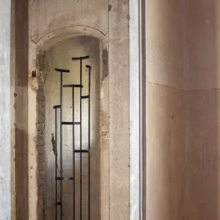 Appendiabiti nero Columnae di Svetlana Golubeva*Splot Design New