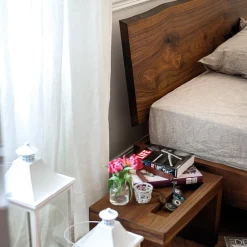 Comodino Night-Night in legno di noce*Riva 1920 Outlet