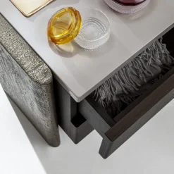 Comodino Outfit in Rovere Termocotto con Dettagli in Bronzo*Laura Meroni Sale