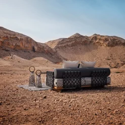 Divano grigio Emir*Jwana Hamdan