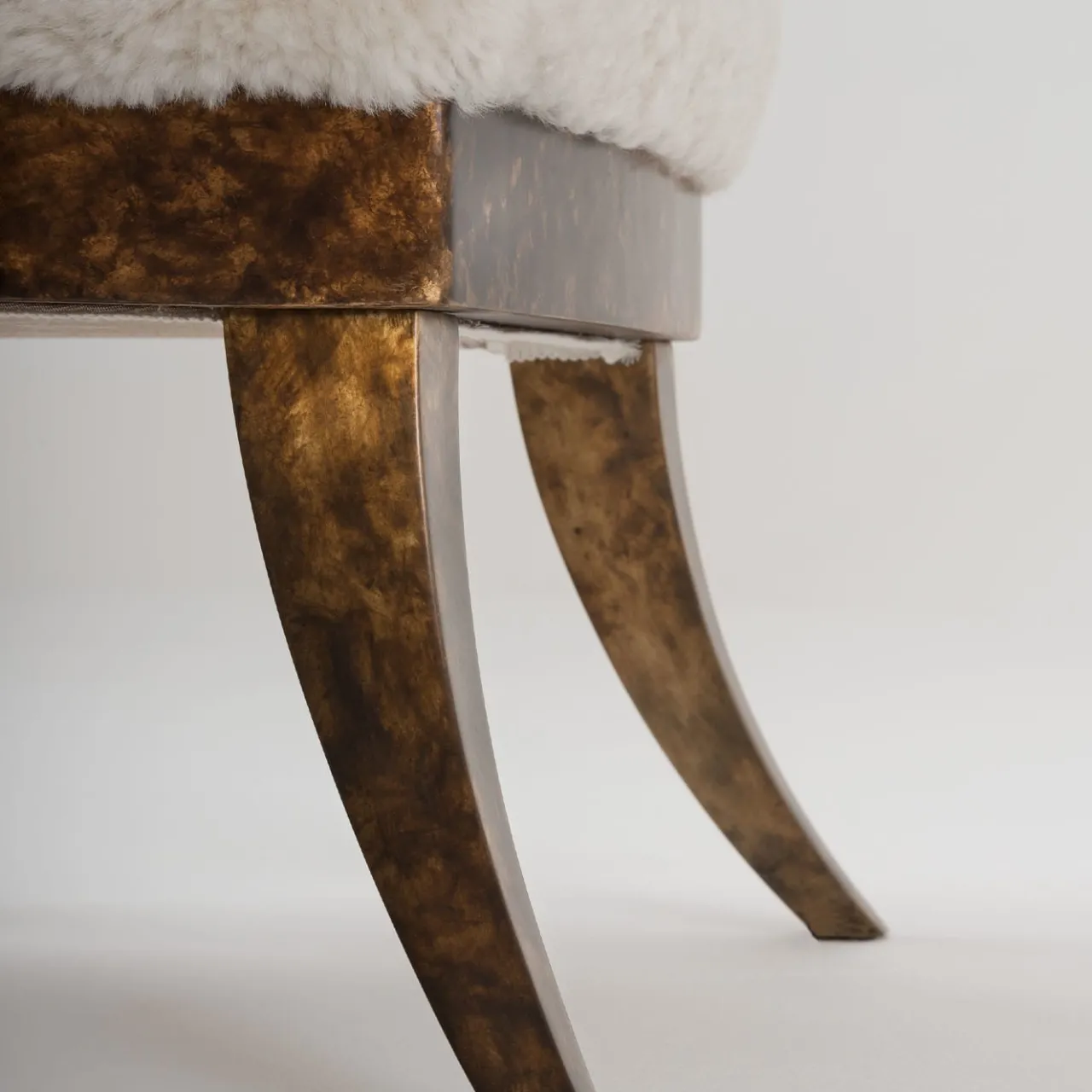 Divano Piccolo Over in Ottone Bianco*Mantellassi 1926