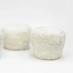 Furry pouf girevole in Alpaca*Draga & Aurel Sale