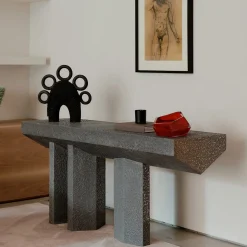 Imperfetto Console asimmetrica a tre gambe in metallo liquido di latta*Laura Meroni Clearance