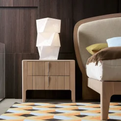 Letto Battlò in legno di noce canaletto con rivestimento in lino*Modesign Online