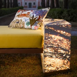 Letto da giorno squadrato retroilluminato Eternal in marmo travertino di Bebo & Angel*Dolcefarniente Outdoor by DFN Clearance