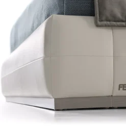 Letto in Pelle Bianca e Legno di Fresco Boiserie Elegante*Franco Bianchini Online