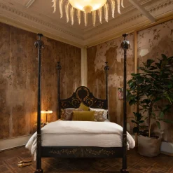 Letto matrimoniale Roma nero con corona di alloro*Porte Italia Best