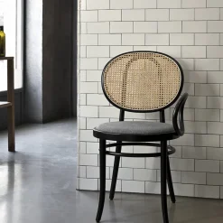 No. 0 Sedia in bianco e nero di Front*Gebrüder Thonet Vienna GmbH (GTV) – Wiener GTV Design Hot