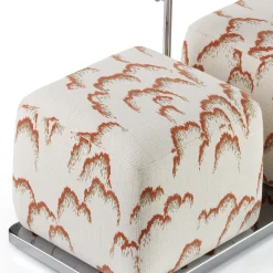 Ottomano a due posti Bon Bon in tessuto rosso e bianco con tavolino*Sitia Online