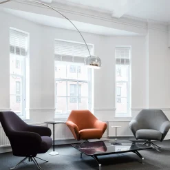 P32 Poltrona girevole grigio chiaro di Osvaldo Borsani*Tecno Spa Outlet