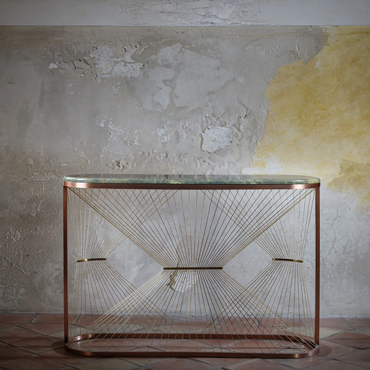 Piccola consolle Aegis di Ziad Alonaizy*Lamberti Design Outlet