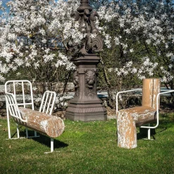 Poltrona Anti-Comfort Lui White di Andrea Branzi*Riva 1920 Hot