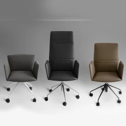 Poltrona girevole Vela Tall in pelle nera di Lievore Altherr Molina*Tecno Spa New