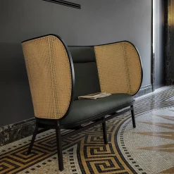 Poltrona Hideout di Front*Gebrüder Thonet Vienna GmbH (GTV) – Wiener GTV Design