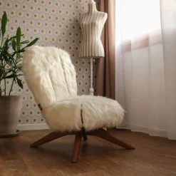 Poltrona Lounge Nuvola in Pelliccia Sintetica Bianca con Gambe Vintage*Puravisione Outlet