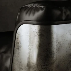 Poltrona Saint-Germain in pelle nera*Giopagani Best