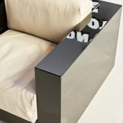 Poltrona Saratoga White di Lella e Massimo Vignelli*Poltronova Sale