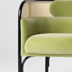 Poltrona Targa Petit in velluto verde di GamFratesi*Gebrüder Thonet Vienna GmbH (GTV) – Wiener GTV Design Outlet