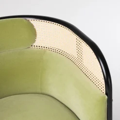 Poltrona Targa Petit in velluto verde di GamFratesi*Gebrüder Thonet Vienna GmbH (GTV) – Wiener GTV Design Outlet