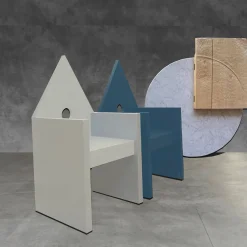 Poltrona Vescovina grigio chiaro di Lanfranco Benvenuti*Meccani Design Online