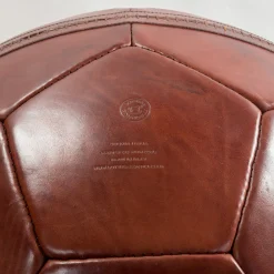 Pouf grande con pallone da calcio marrone*Bottega Conticelli Discount