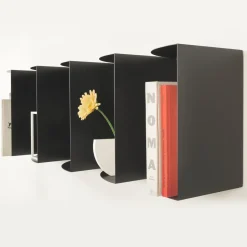 Scaffale nero Aperture di Roberto Cicchinè*Marco Ripa