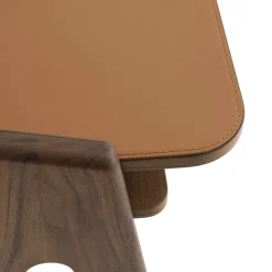 Scrittoio Bavero in pelle color cognac con gambe in legno di noce*Morica Design Outlet