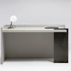 Scrivania geometrica in grigio chiaro e bronzo*Giobagnara New