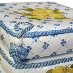 Scultura di seduta mediterranea a 4 cuscini*Ceramiche Ceccarelli Sale