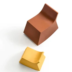 Sedia a dondolo Burano #2 di Defne Koz e Marco Susani*Cimento Clearance