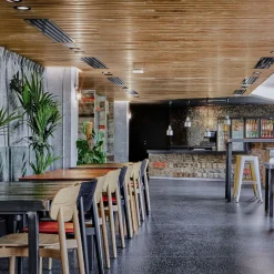 Sedia Fizz in rovere di Lorenz+Kaz*Bedont Outlet