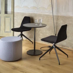 Sedia Girevole Nuki nera con gancio per borsa*Sitia