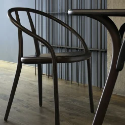 Sedia Gustav di Gordon Guillaumier*Gebrüder Thonet Vienna GmbH (GTV) – Wiener GTV Design Outlet