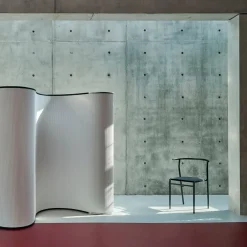 Sedia impilabile nera con sedile in Lasten*Baleri Italia Discount