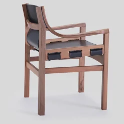 Sedia Old Livoni in pelle nera vintage con struttura in legno di noce di Studio Livoni*Livoni 1895 Online