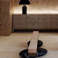 Seduta Pavé Log con basi Big Oval in Nero Marquina e copertura in Cuoio Naturale*Kreoo Outlet