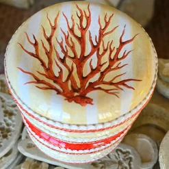 Seduta scultorea 4 cuscini gialla con decorazione in corallo rosso*Ceramiche Ceccarelli Online