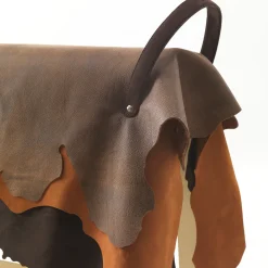 Sgabello a dondolo Agaxa di CTRLZAK*JCP Universe Best