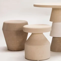 Sgabello a gas di Giulio lacchetti*Pimar Limestone Clearance