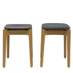 Sgabello basso Fizz in rovere con seduta imbottita di Lorenz+Kaz*Bedont Online