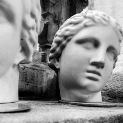 Sgabello Betti color cipria di Marialaura Rossiello Studio Irvine*Forma & Cemento Discount