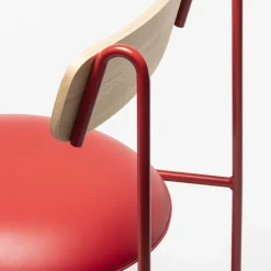 Sgabello da bar Lena Sg-65 rosso e frassino naturale di Designerd*Chairs & More