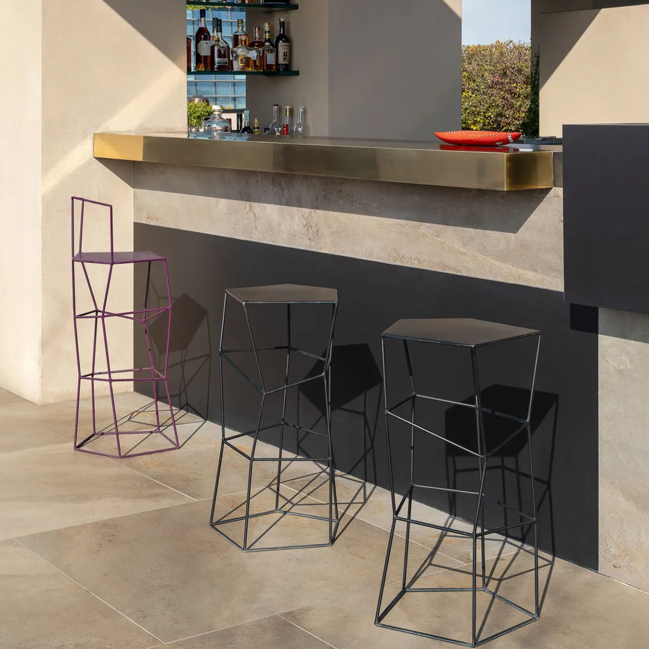 Sgabello in ferro colore liquirizia*Sesia&Co. New