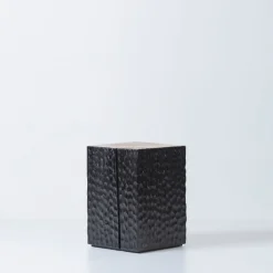 Sgabello Quartus IV nero intagliato*Omnibus Design New