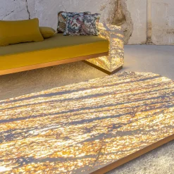 Tavolino basso esagonale retroilluminato Eternal in marmo travertino di Bebo & Angel*Dolcefarniente Outdoor by DFN Best