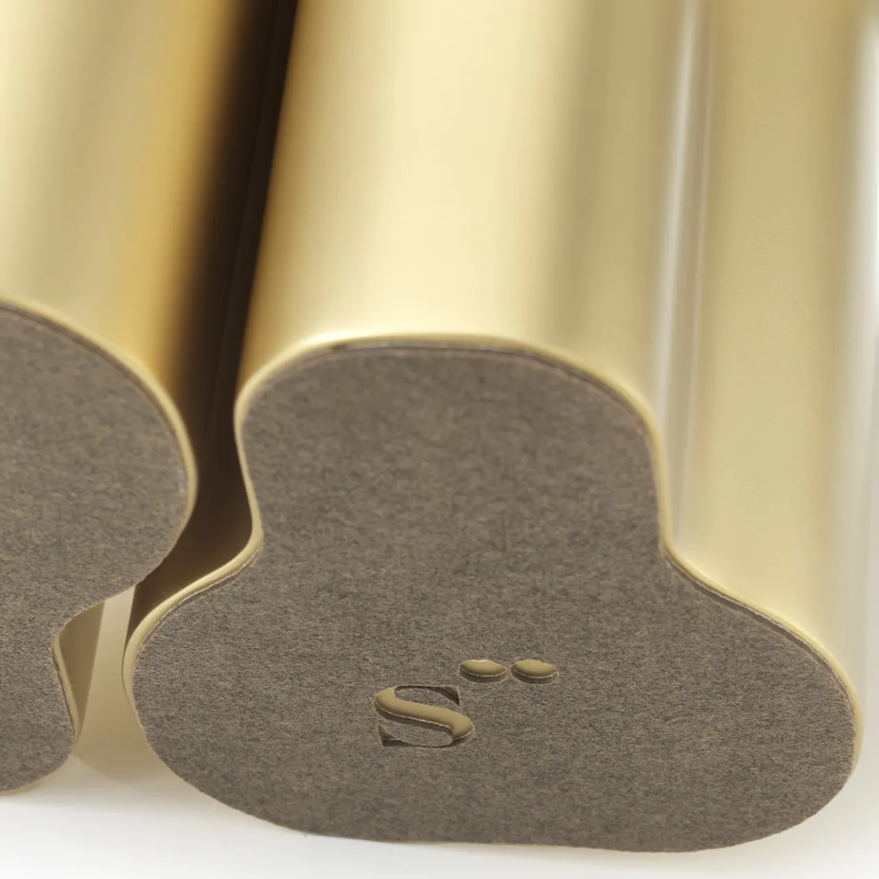 Tavolino da caffè Armut in oro opaco*Sitia Online