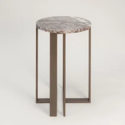 Tavolino Ferrea Vie Cum Capite di Svetlana Golubeva*Splot Design